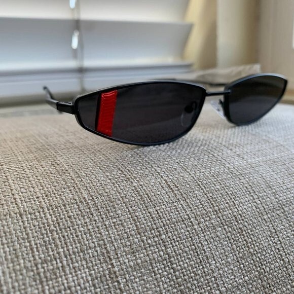 Sunglasses cat eye shape Women metal small cat eye designer red striped - Picture 1 of 8